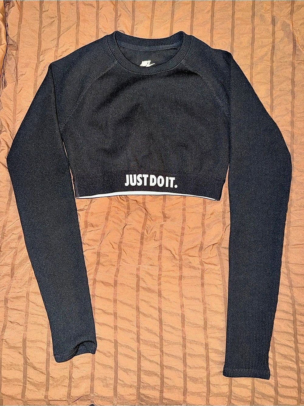 Nike Women's Cropped Long Sleeve Top in Black Size XS